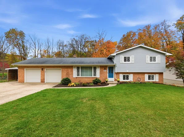 8007 Emberly Dr, Jenison, MI 49428