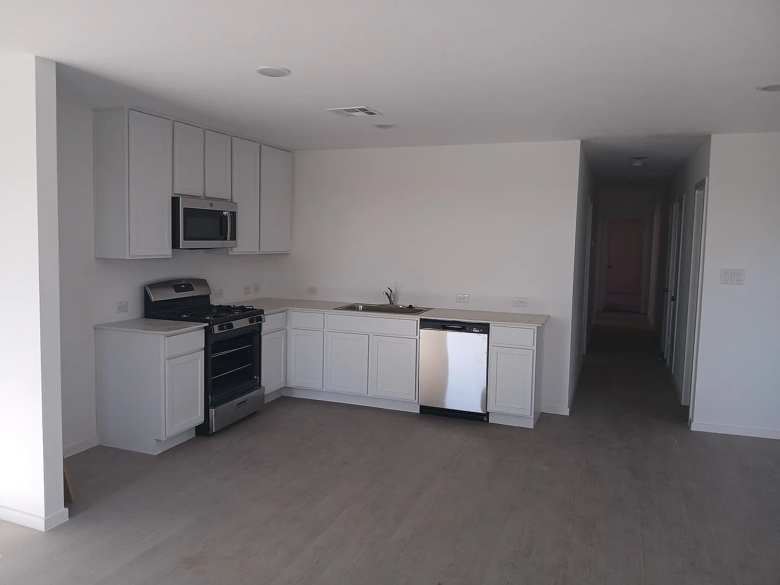 4 bed, 1375 sqft, $1,495 — Photo 3