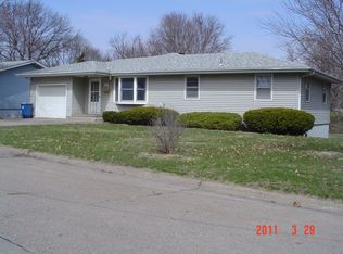 2109 Americana Ave, Muscatine, IA 52761