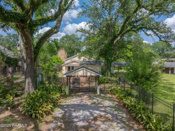 805 Cambridge Dr, Lafayette, LA 70503