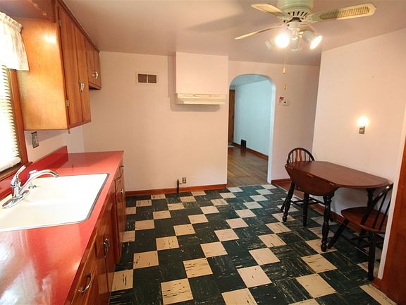 5th image of 220-212 S Lincoln Ave