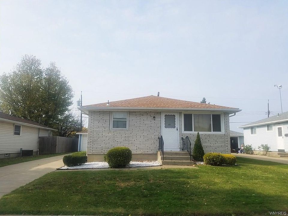 1st image of 40 Lewan Dr