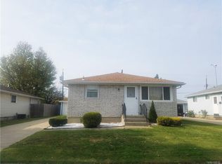 40 Lewan Dr, Depew, NY 14043