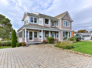 11 Seaview Ave, Mashpee, MA 02649