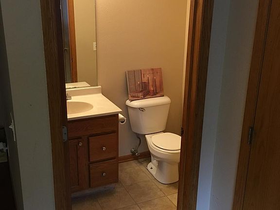 5th image of 3312 Emerald Dr
