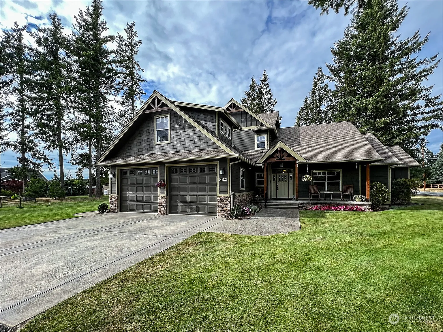 8821 Northwood Road photo 1