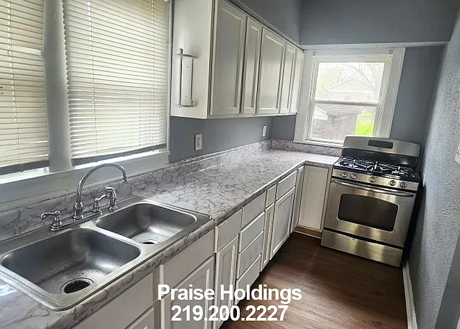 4156 Jefferson St — Photo 2