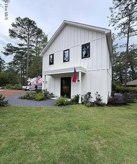 5 Lake Hills Rd — Photo 1