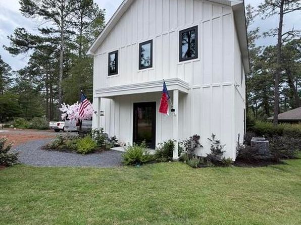 5 Lake Hills Rd