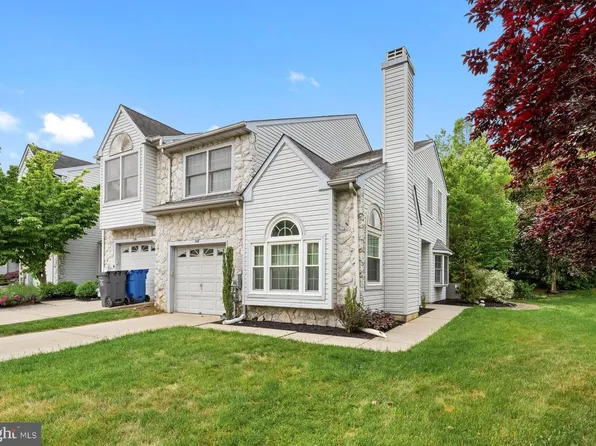 308 Lake Side Dr, Logan Township, NJ 08085