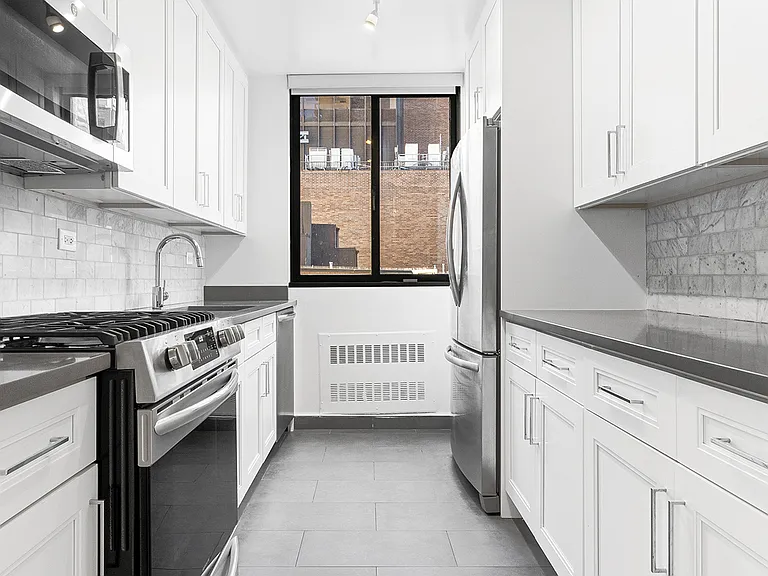 145 W 67th St #4D — Photo 6