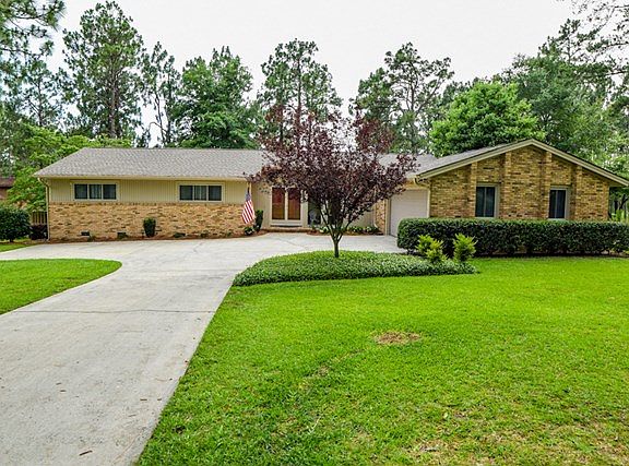 4th image of 1810 Huckleberry Dr