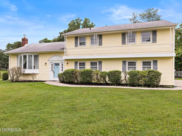 30 Clearview Drive, Tinton Falls, NJ 07724