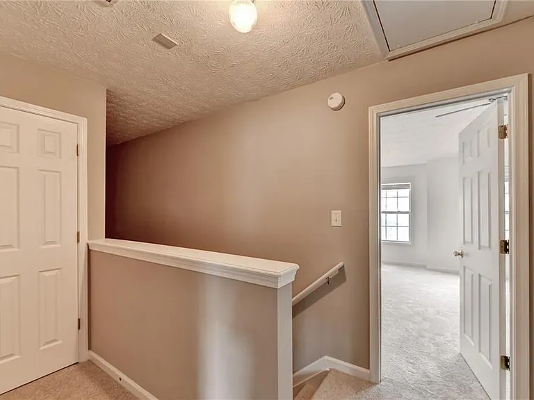 3067 Kentmere Dr — Photo 40