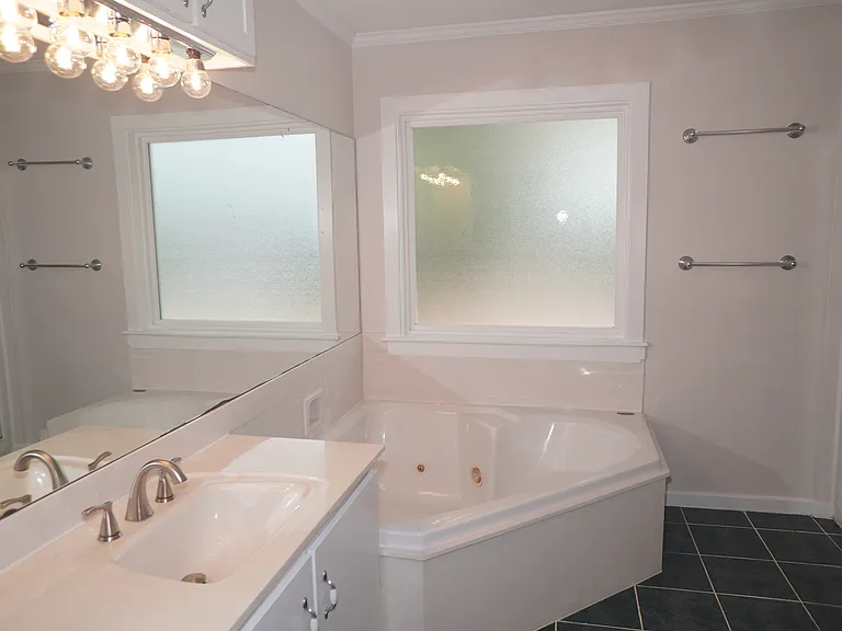 1133 Oakcrest Dr — Photo 15