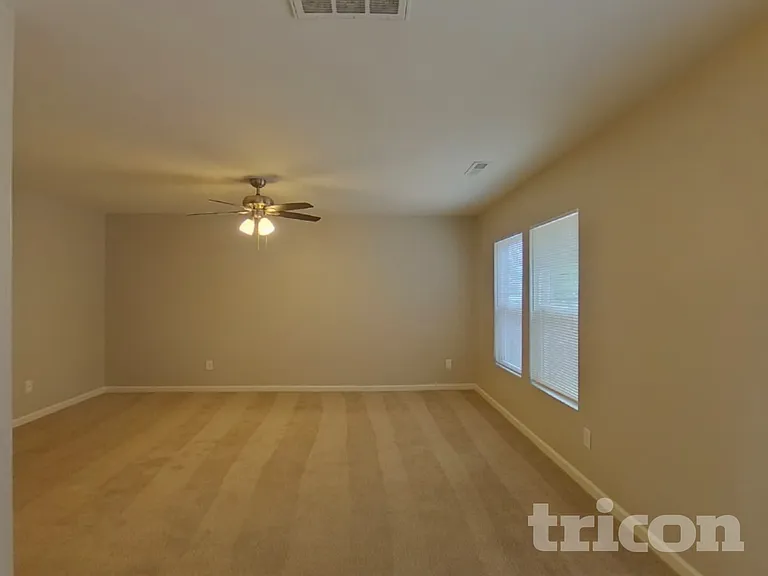621 Buckskin Rd — Photo 2