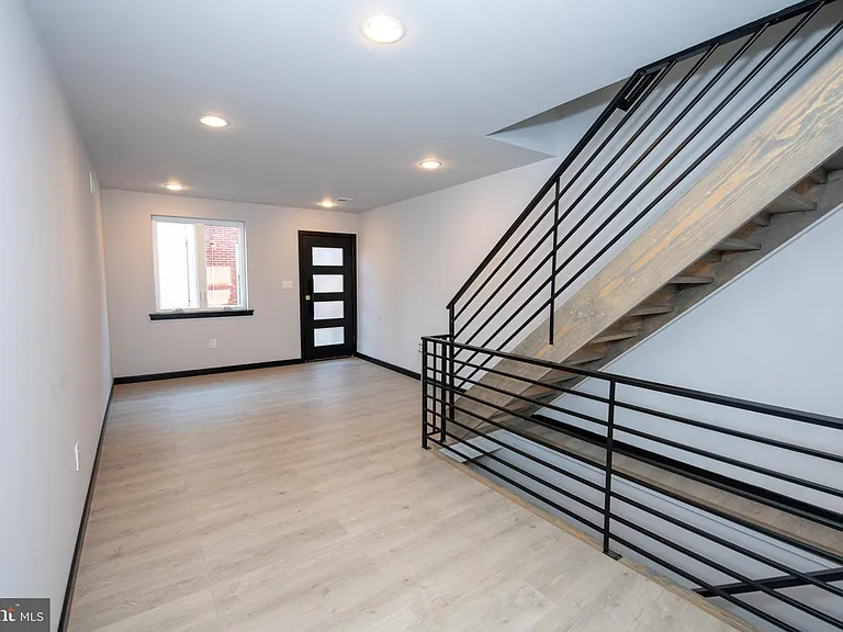 1512 S Beulah St — Photo 6