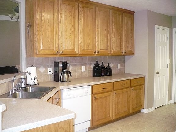 3rd image of 4205 Drogo Ct