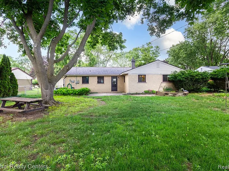 2475 Lafay Dr — Photo 26