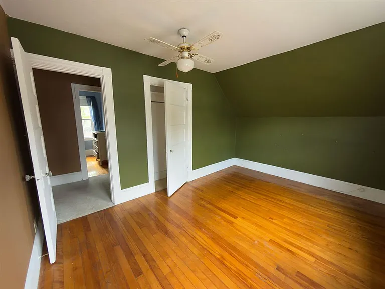 246 E Mason St — Photo 18