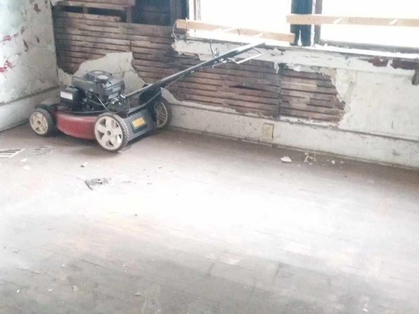 detroit-michigan-245793111 picture