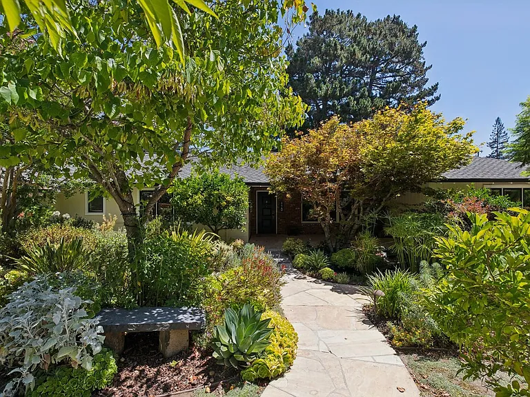 970 Palo Alto Ave — Photo 9