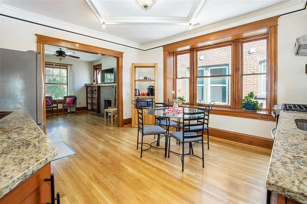 6022 Pershing Ave — Photo 4