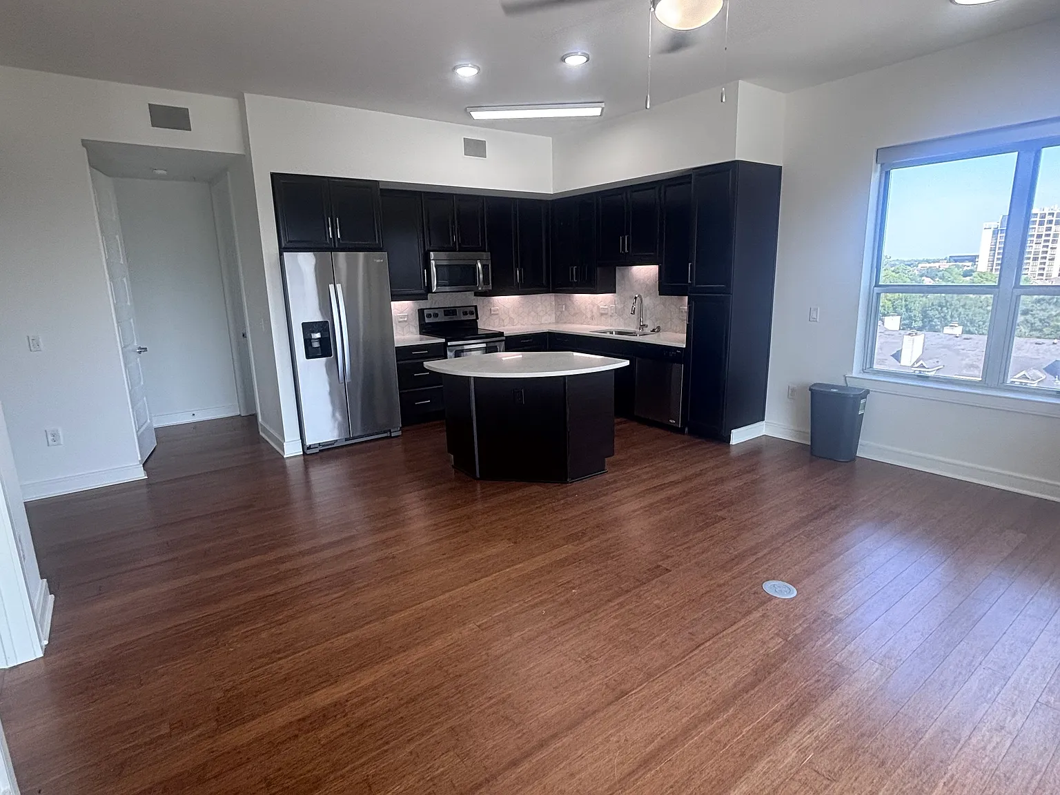 2 bed, 2.0 bath, 1300 sqft, $2,000 — Photo 1