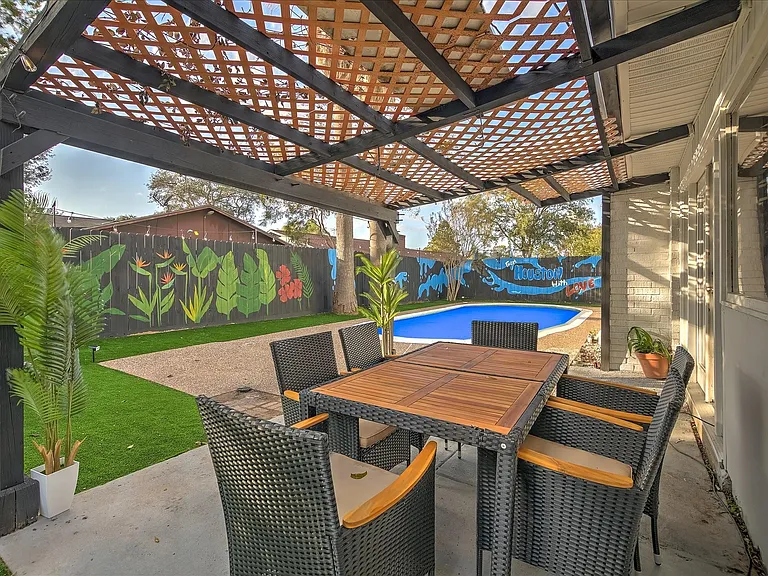 7310 Corta Calle Dr — Photo 46