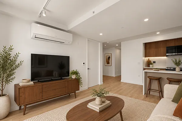 Living room, photo 2