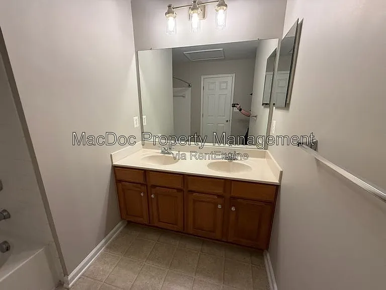 1404 Graham Dr — Photo 66