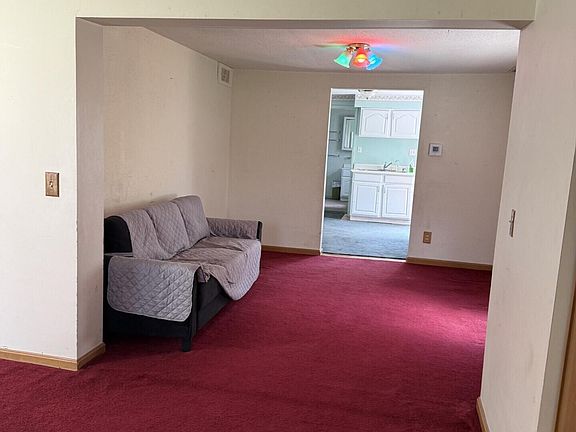 5th image of 55 Roland Ct