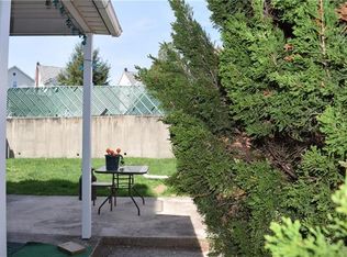 229 E Main St, Pen Argyl, PA 18072