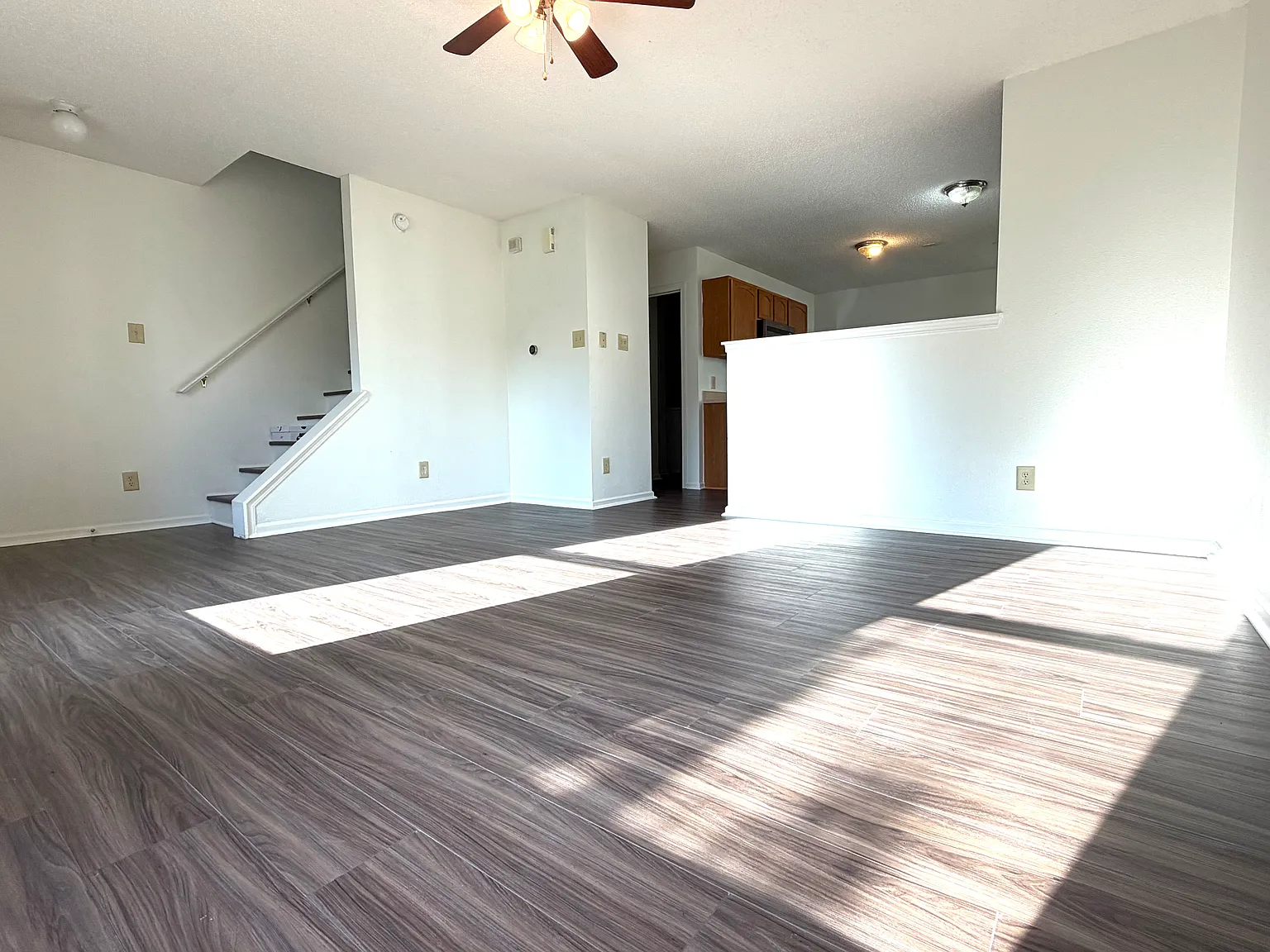 3 bed, 2.5 bath, 1580 sqft, $1,850 — Photo 4