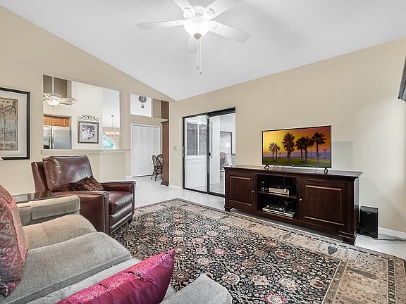 5th image of 1007 Green Branch Ct