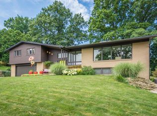 1725 Westlane Dr NE, Grand Rapids, MI 49505