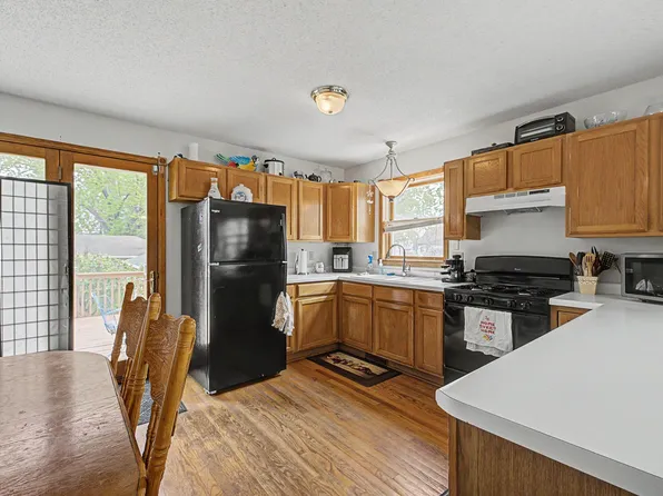 1484 Hazelwood St, Saint Paul, MN 55106