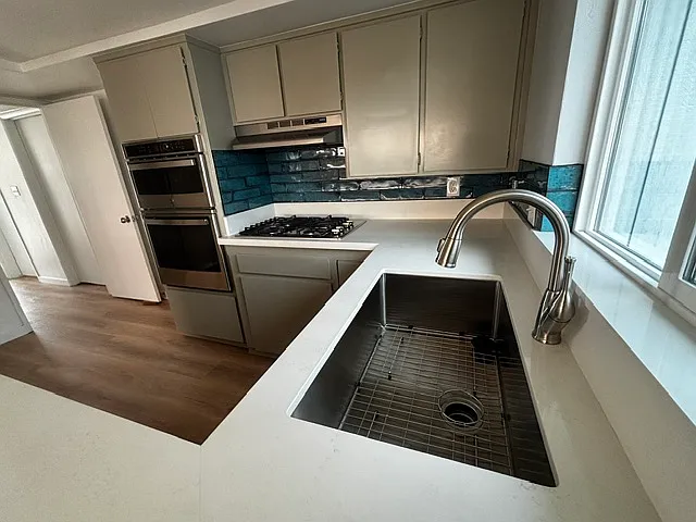 2599 Laurel Ave — Photo 5