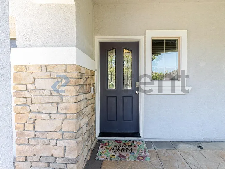5609 Freestone Dr — Photo 4