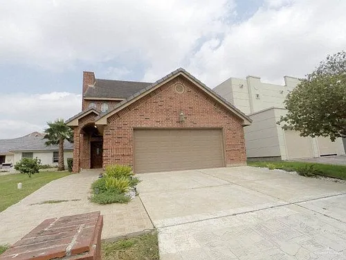 204 San Saba St Photo 1