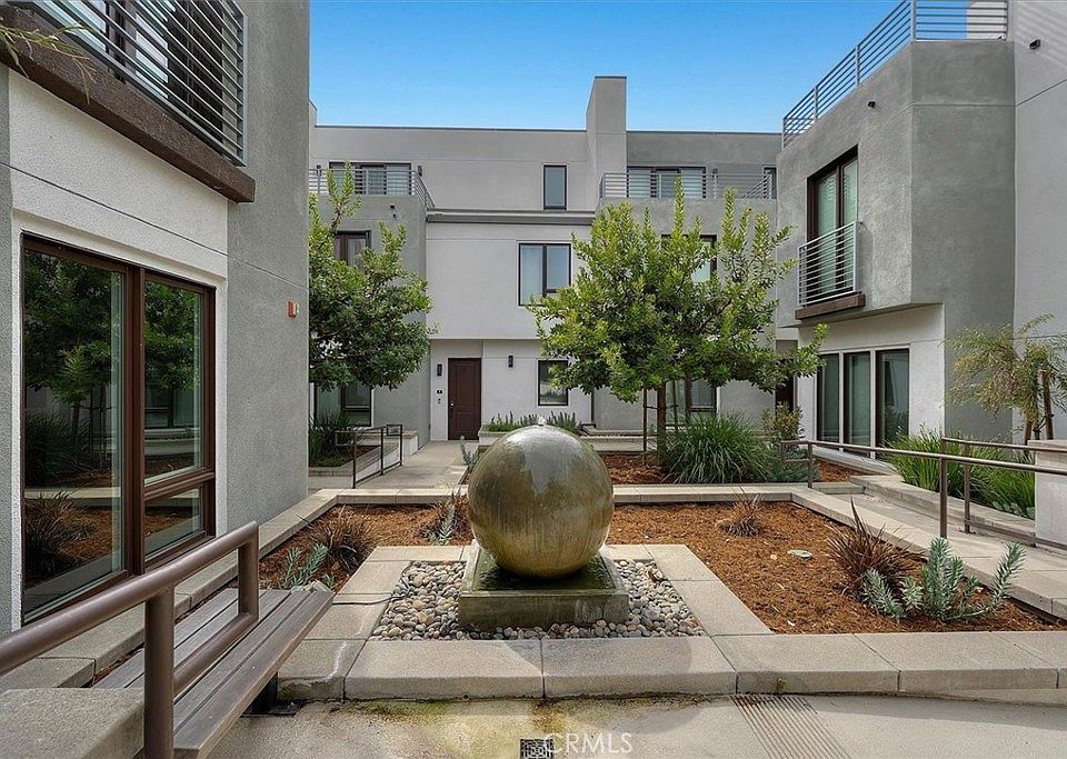 1st image of 719 S Marengo Ave #6