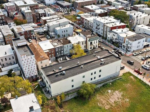 612 12th Street image 23 of 28