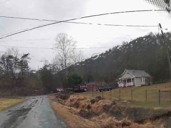 570 Happy Hollow Rd, Petersburg, WV 26847
