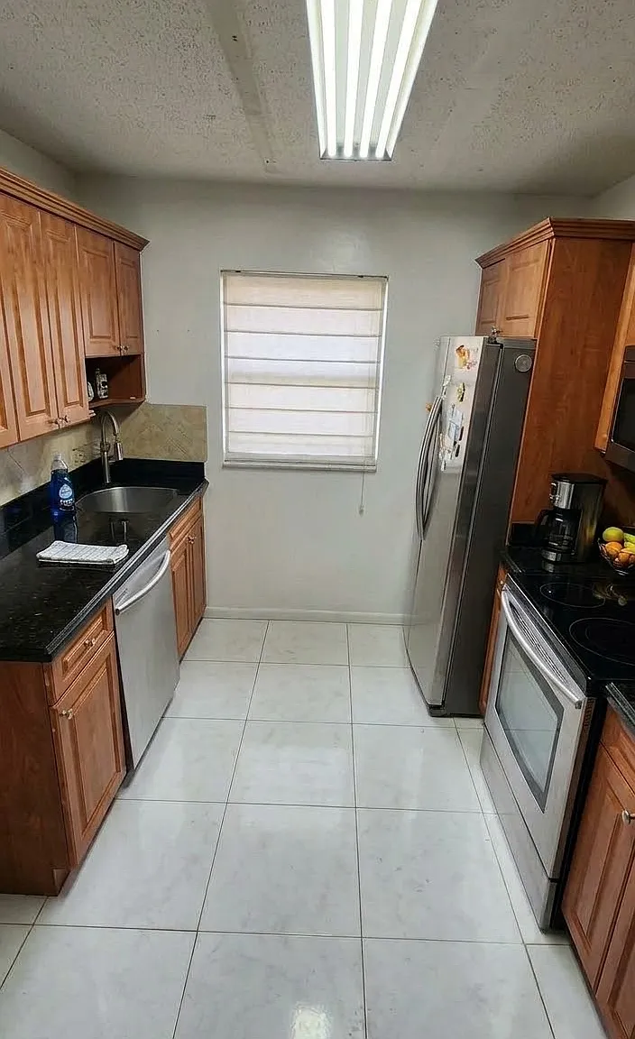 2 bed, 1350 sqft, $2,400 — Photo 4