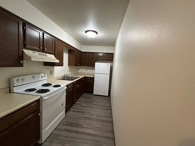 Prairie Village Apartments — Photo 5