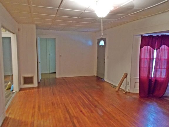 3rd image of 4365 Kelly Ave