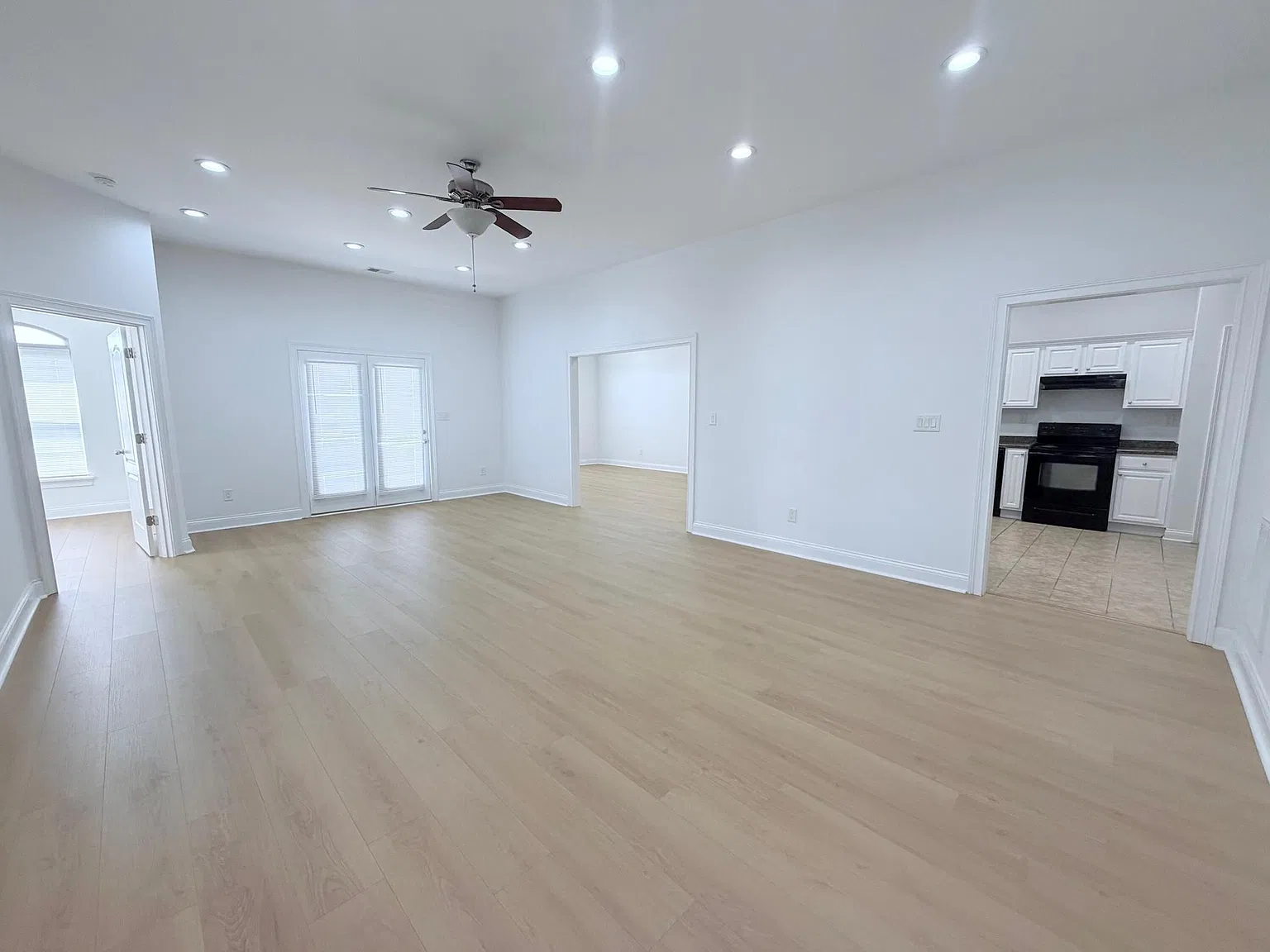 3 bed, 1938 sqft, $1,750 — Photo 4