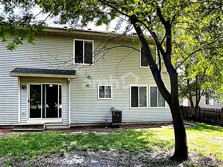 2707 Steamboat Cir — Photo 24