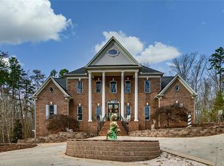 2462 Mountain Lake Rd, Asheboro, NC 27205