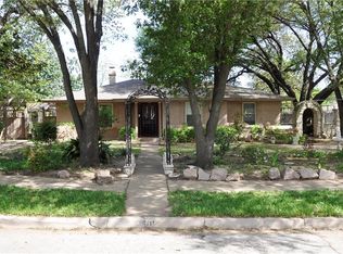 501 Surrey Cir, Irving, TX 75061